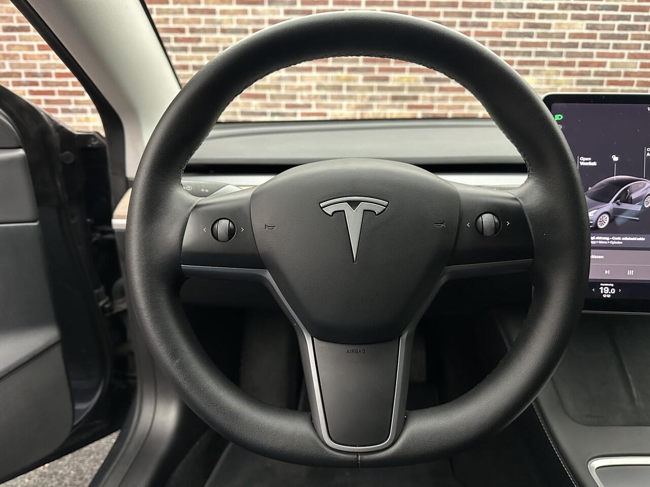 Tesla Model 3 Standard RWD Plus 60 kWh AutoPiloot Panorama Leer Elek Stoel