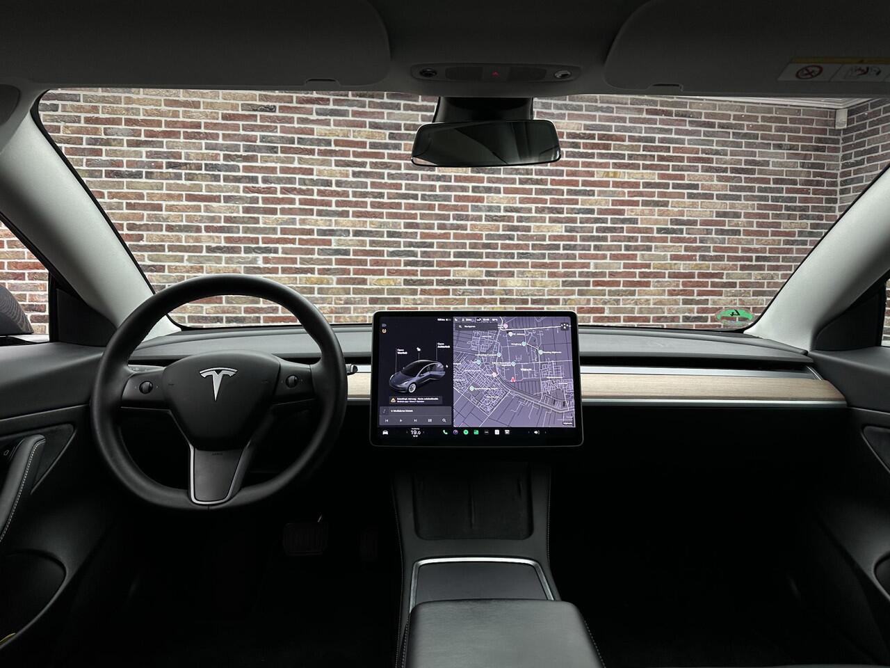Tesla Model 3 Standard RWD Plus 60 kWh AutoPiloot Panorama Leer Elek Stoel