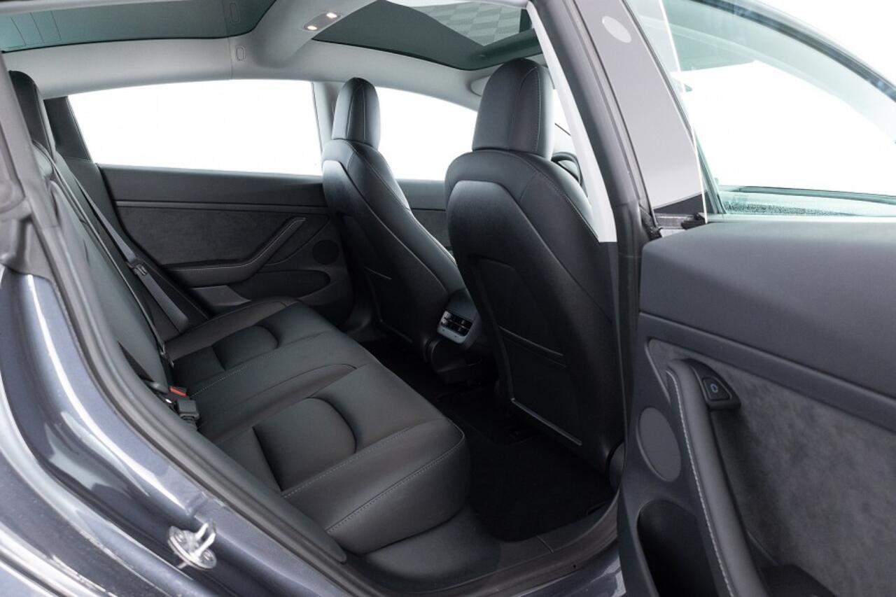 Tesla Model 3 Standard RWD Plus 60 kWh | PANORAMADAK | LEDER