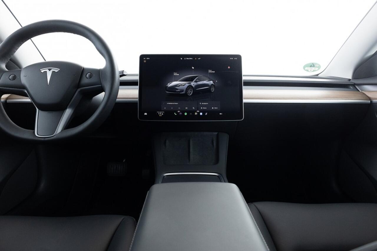 Tesla Model 3 Standard RWD Plus 60 kWh | PANORAMADAK | LEDER