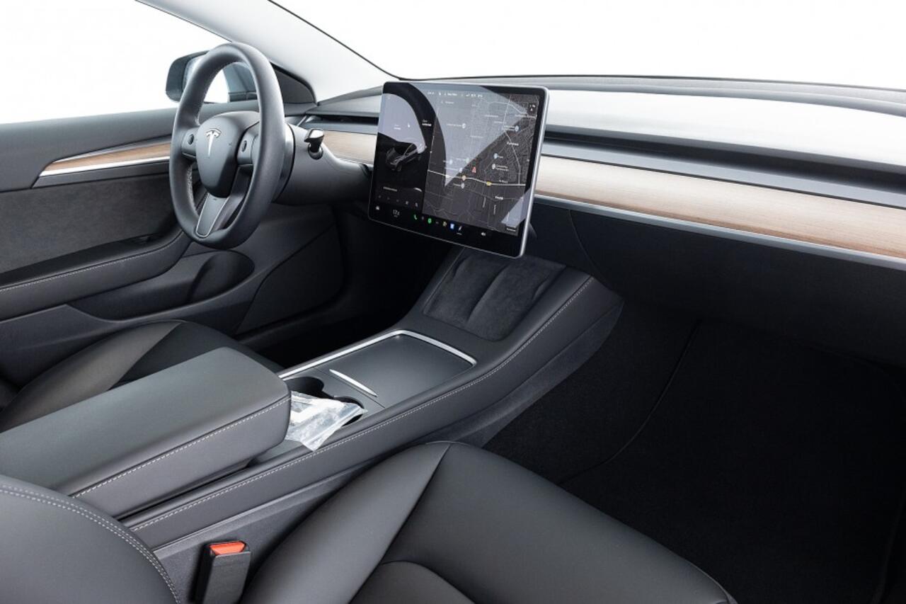 Tesla Model 3 Standard RWD Plus 60 kWh | PANORAMADAK | LEDER