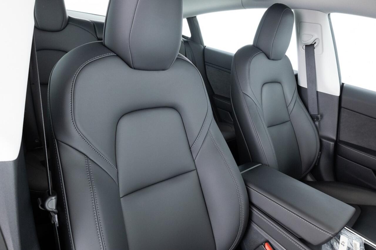 Tesla Model 3 Standard RWD Plus 60 kWh | PANORAMADAK | LEDER