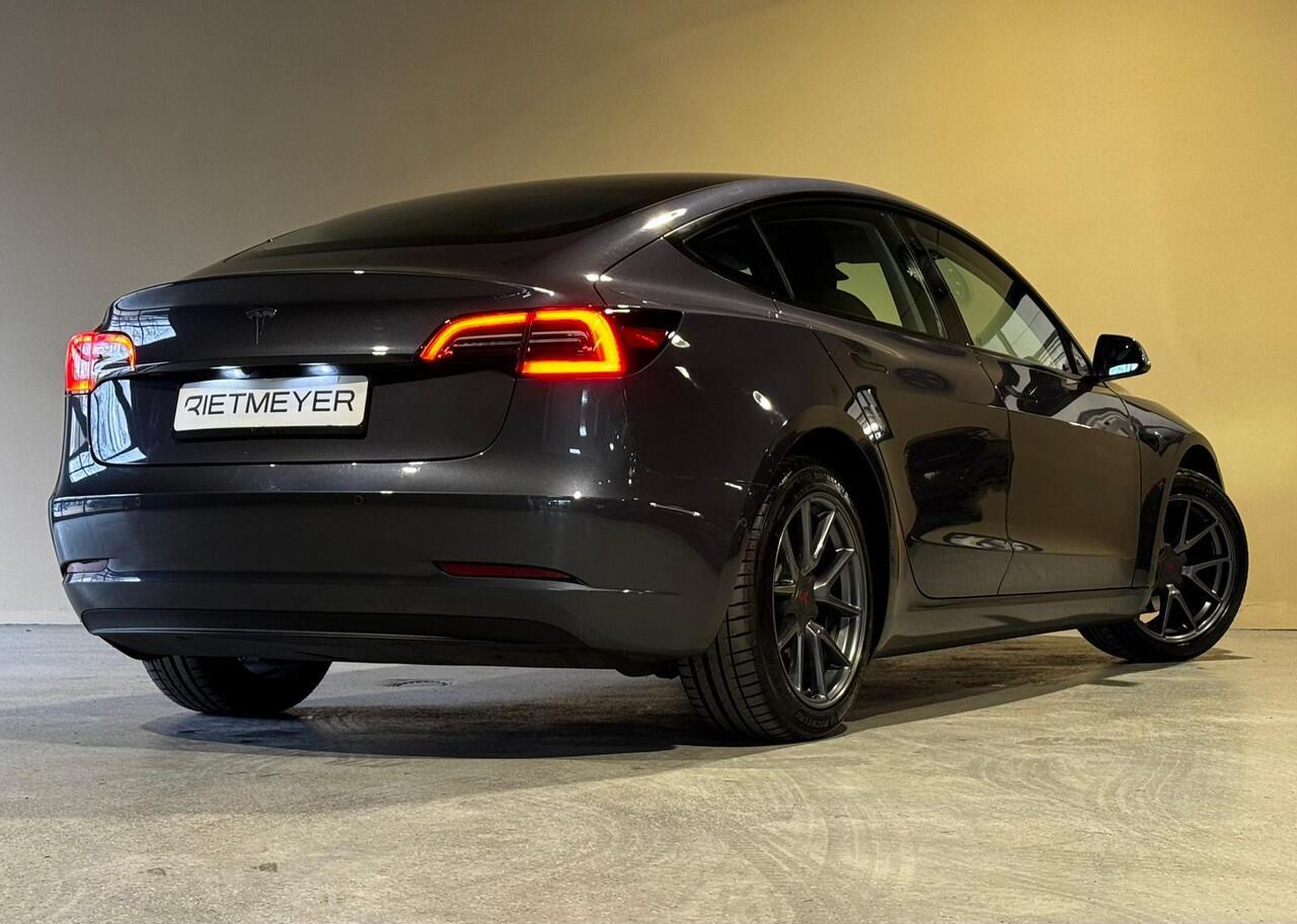 Tesla Model 3 Standard RWD Plus 60 kWh