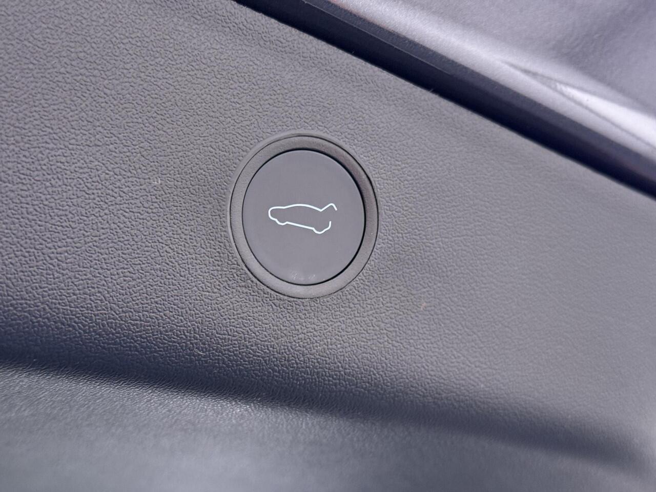 Tesla Model 3 Performance AWD 75 kWh VAN ¤31.900,- NU VOOR SLECHTS ¤29.330,- Uw LENTEVOORDEEL ¤2.570,- |SOH 96% | 20 INCH VELGEN ALS NIEUW | SUPER NETTE AUTO | FABRIEKSGARANTIE OP HOOGVOLTACCU EN AANDRIJFLIJN T/M 03-2030 |