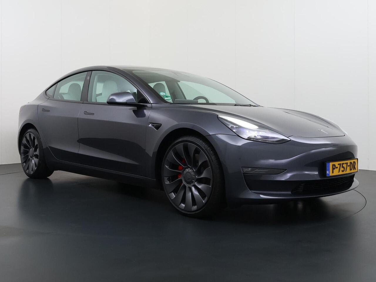 Tesla Model 3 Performance AWD 75 kWh VAN ¤31.900,- NU VOOR SLECHTS ¤29.330,- Uw LENTEVOORDEEL ¤2.570,- |SOH 96% | 20 INCH VELGEN ALS NIEUW | SUPER NETTE AUTO | FABRIEKSGARANTIE OP HOOGVOLTACCU EN AANDRIJFLIJN T/M 03-2030 |