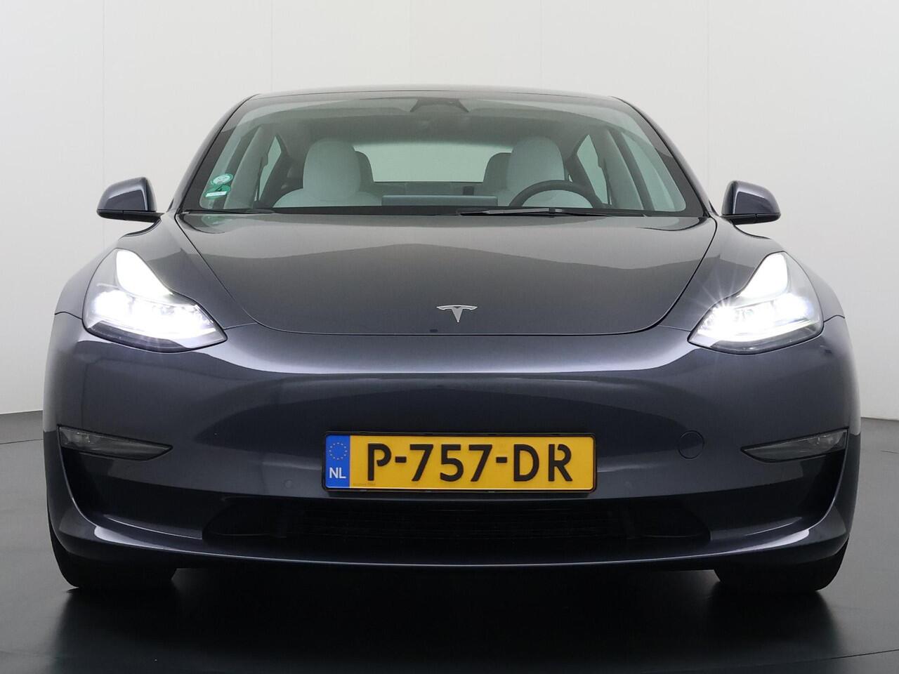 Tesla Model 3 Performance AWD 75 kWh VAN ¤31.900,- NU VOOR SLECHTS ¤29.330,- Uw LENTEVOORDEEL ¤2.570,- |SOH 96% | 20 INCH VELGEN ALS NIEUW | SUPER NETTE AUTO | FABRIEKSGARANTIE OP HOOGVOLTACCU EN AANDRIJFLIJN T/M 03-2030 |