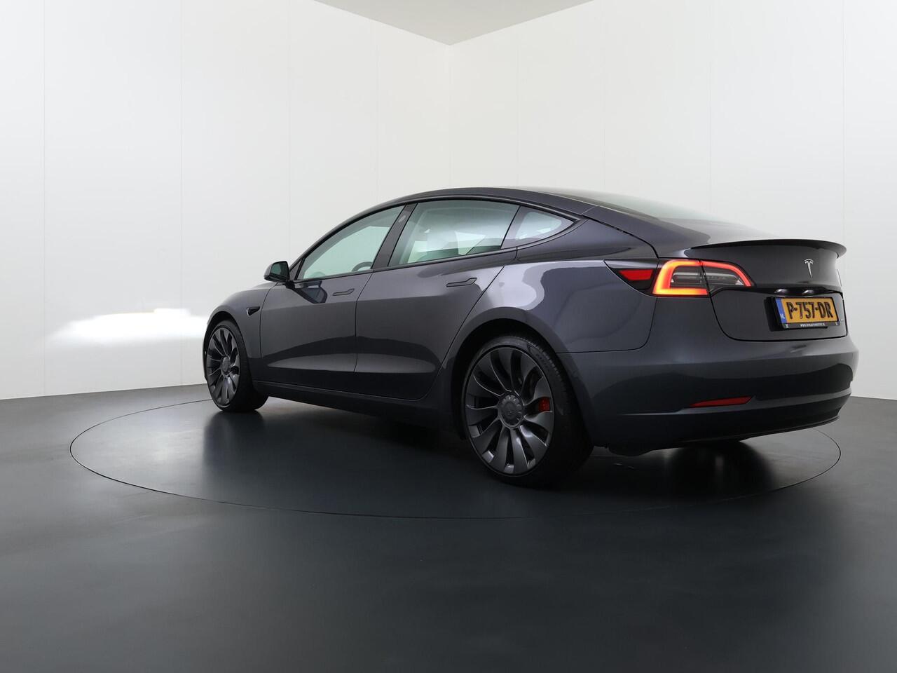 Tesla Model 3 Performance AWD 75 kWh VAN ¤31.900,- NU VOOR SLECHTS ¤29.330,- Uw LENTEVOORDEEL ¤2.570,- |SOH 96% | 20 INCH VELGEN ALS NIEUW | SUPER NETTE AUTO | FABRIEKSGARANTIE OP HOOGVOLTACCU EN AANDRIJFLIJN T/M 03-2030 |
