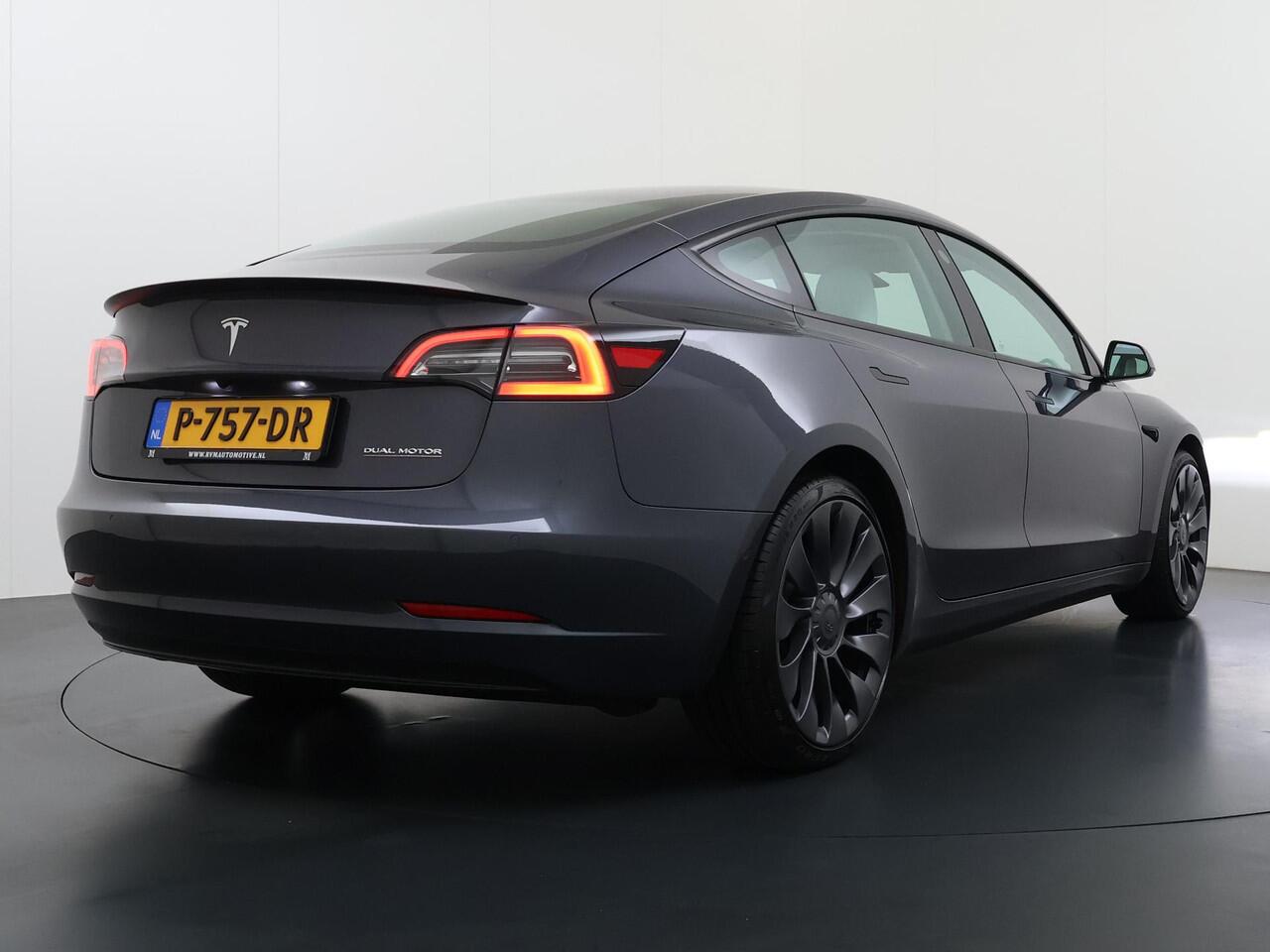 Tesla Model 3 Performance AWD 75 kWh VAN ¤31.900,- NU VOOR SLECHTS ¤29.330,- Uw LENTEVOORDEEL ¤2.570,- |SOH 96% | 20 INCH VELGEN ALS NIEUW | SUPER NETTE AUTO | FABRIEKSGARANTIE OP HOOGVOLTACCU EN AANDRIJFLIJN T/M 03-2030 |