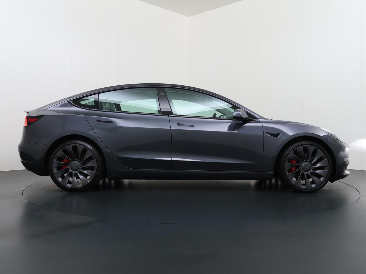 Tesla Model 3 Performance AWD 75 kWh VAN ¤31.900,- NU VOOR SLECHTS ¤29.330,- Uw LENTEVOORDEEL ¤2.570,- |SOH 96% | 20 INCH VELGEN ALS NIEUW | SUPER NETTE AUTO | FABRIEKSGARANTIE OP HOOGVOLTACCU EN AANDRIJFLIJN T/M 03-2030 |