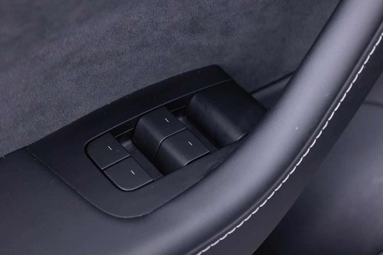 Tesla Model 3 Standard RWD Plus 60 kWh | PANORAMADAK | LEDER