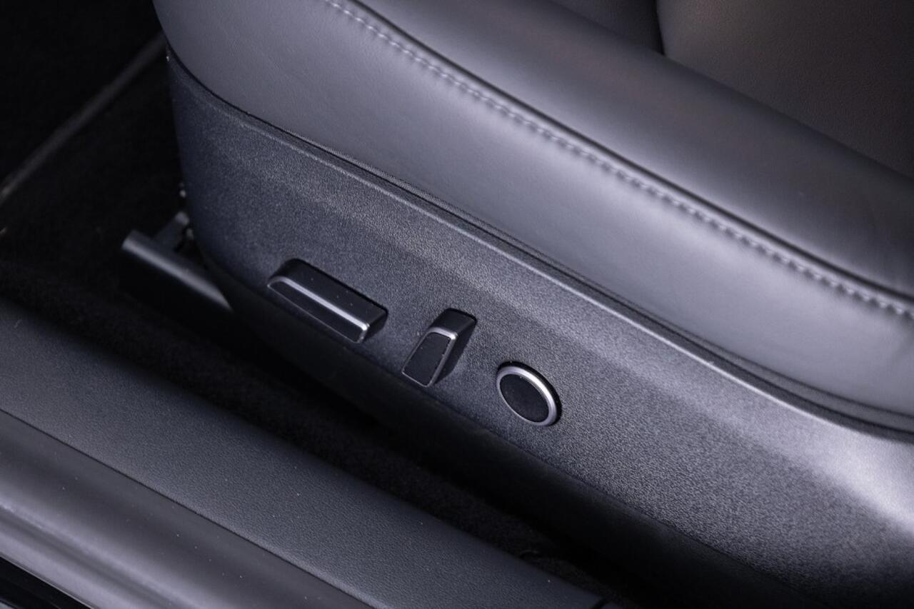 Tesla Model 3 Standard RWD Plus 60 kWh | PANORAMADAK | LEDER