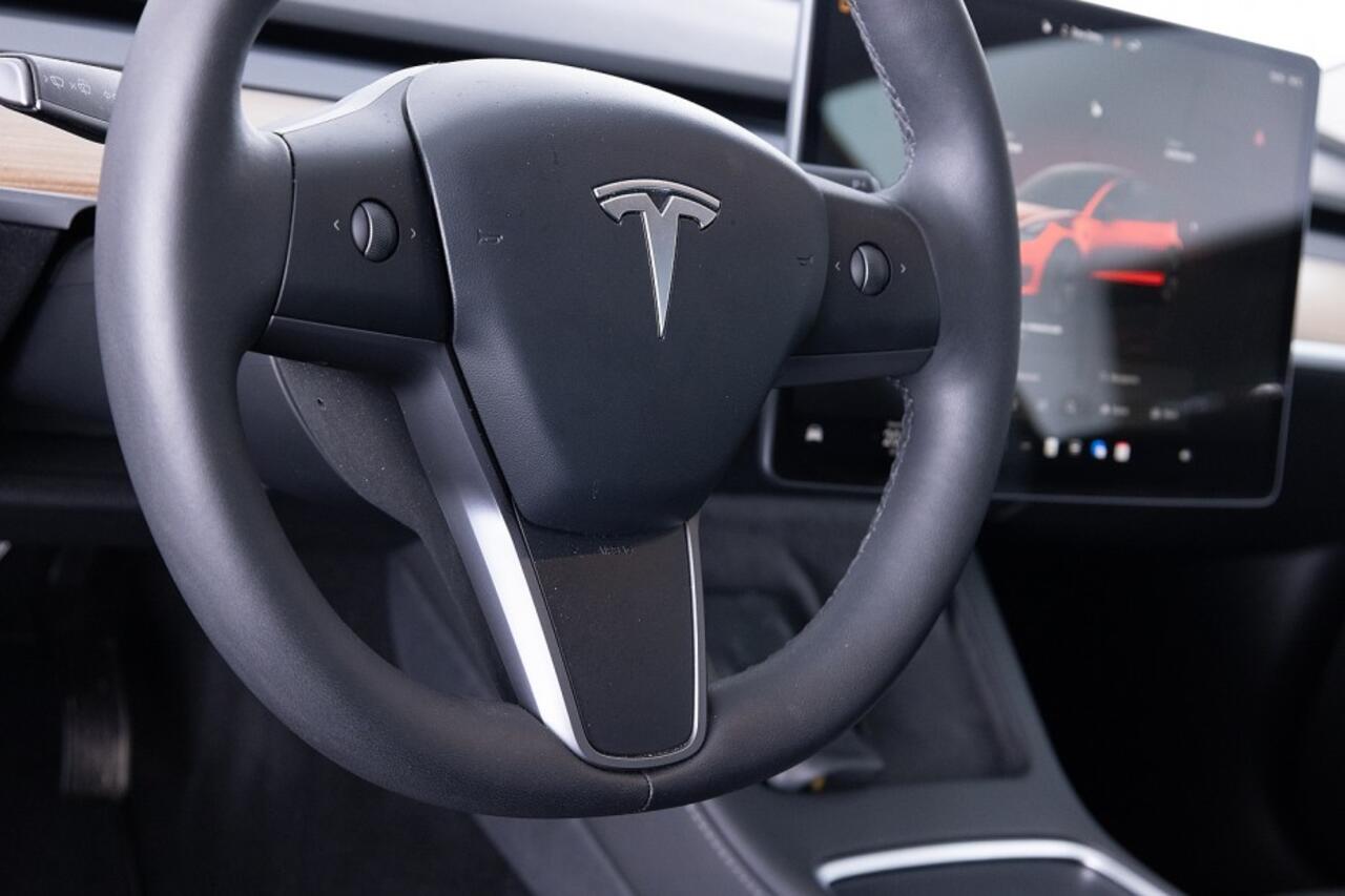 Tesla Model 3 Standard RWD Plus 60 kWh | PANORAMADAK | LEDER