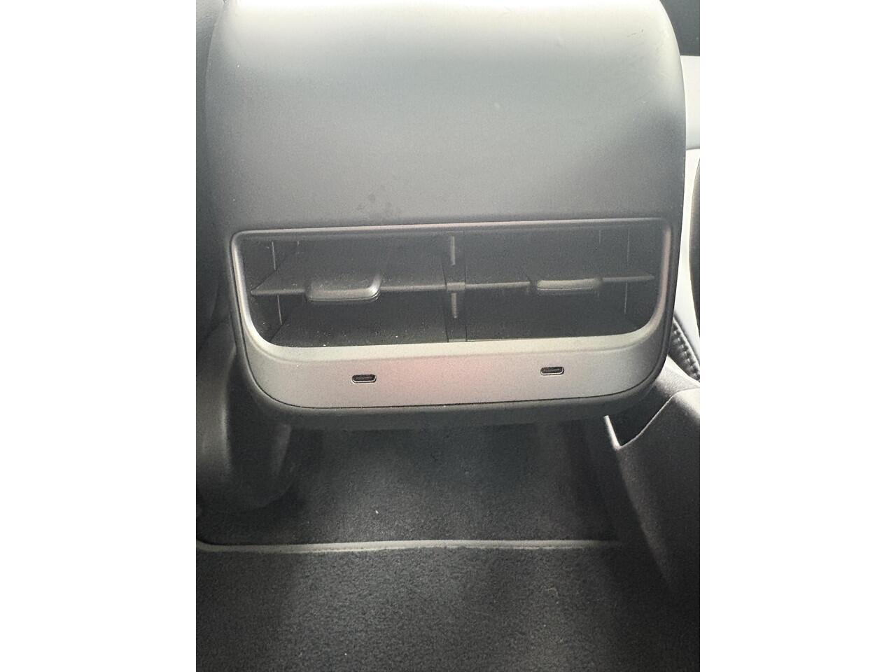 Tesla Model 3 Standard RWD Plus 60 kWh | NAP | Autopilot | 95% SoH | Navigatie | Climate Control | Stoelverwarming | Inclusief Winterbanden set |