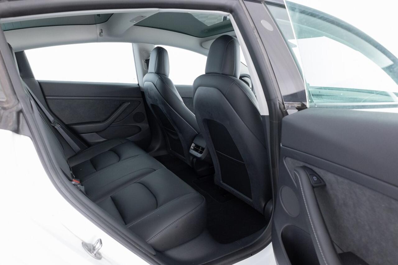 Tesla Model 3 Long Range AWD 75 kWh *SOH 97%* PANORAMADAK | LEDER .