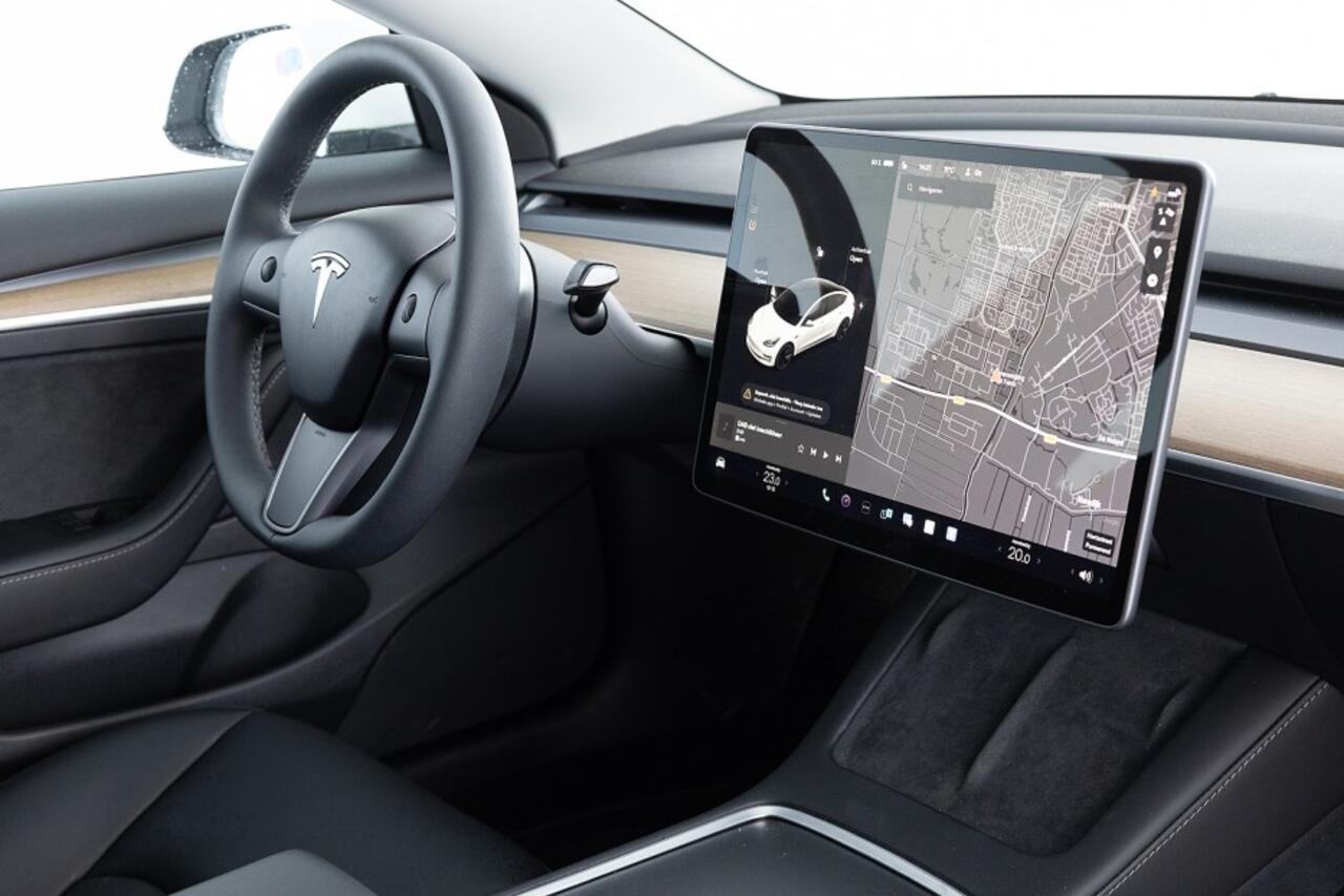 Tesla Model 3 Long Range AWD 75 kWh *SOH 97%* PANORAMADAK | LEDER .
