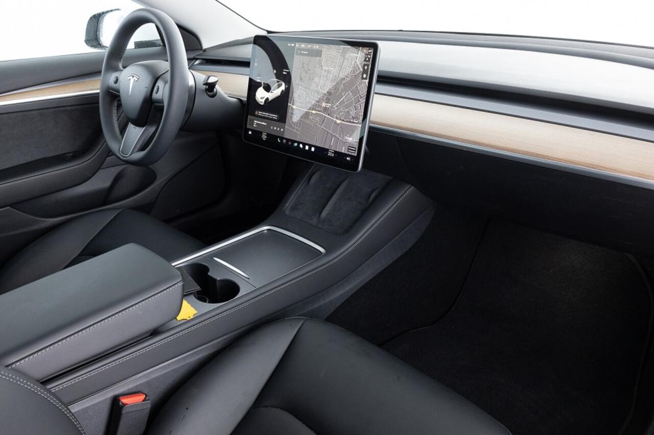 Tesla Model 3 Long Range AWD 75 kWh *SOH 97%* PANORAMADAK | LEDER .