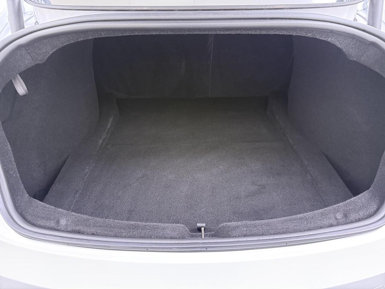 Tesla Model 3 Premium Long Range AWD 78 kWh VAN ¤42.900,- NU VOOR SLECHTS ¤39.440,- Uw LENTEVOORDEEL ¤3.460,- |ORGINELE AFN. TREKHAAK TESLA| AUTOPILOT| STOELVENTILATIE + VERWARMING| VOLLEDIGE TESLA GARANTIE T/M 01/2028 OF 80.000KM| DE HOOGVOLTACCU EN AANDRIJFLIJN TOT 2