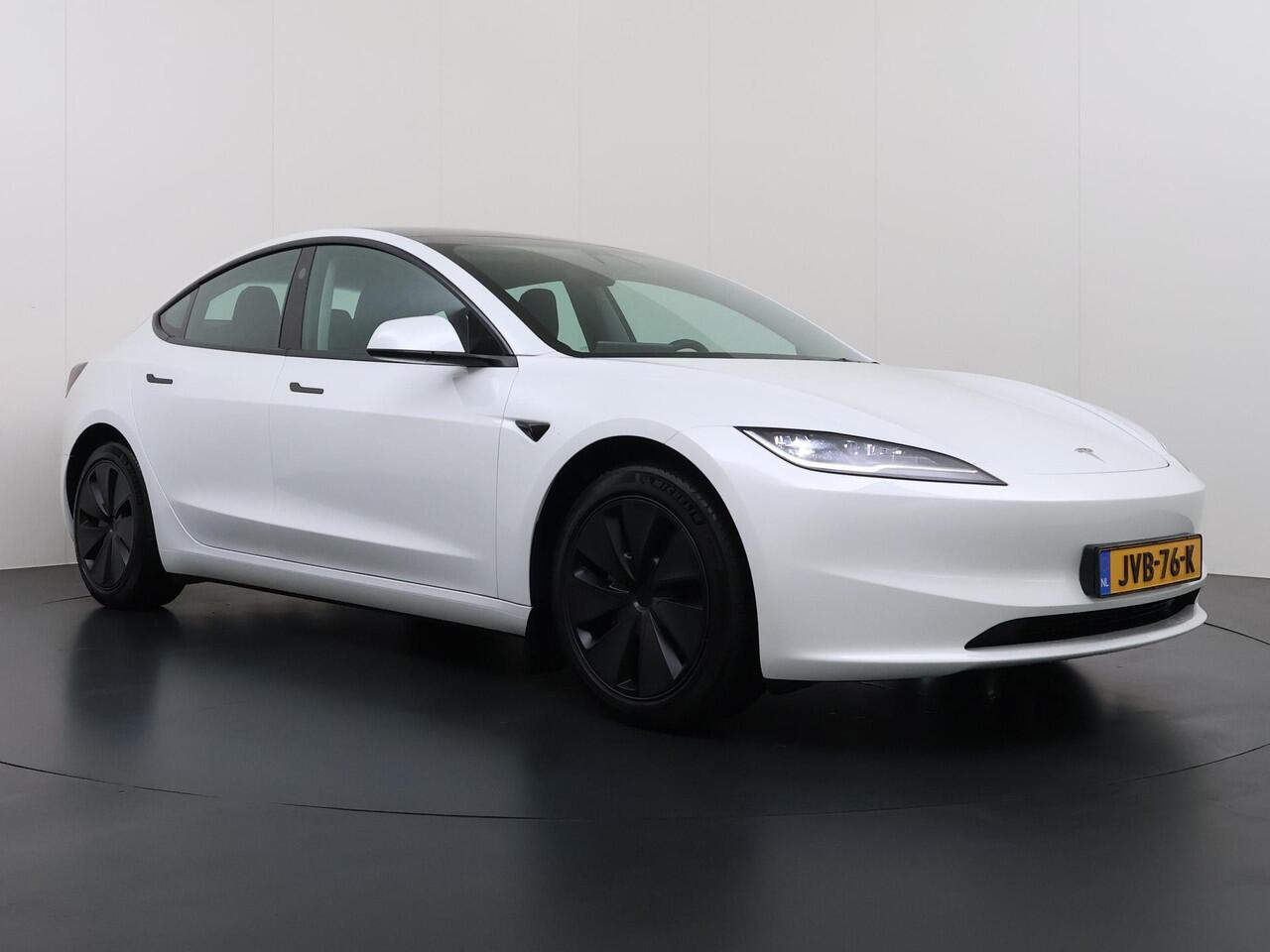 Tesla Model 3 Premium Long Range AWD 78 kWh VAN ¤42.900,- NU VOOR SLECHTS ¤39.440,- Uw LENTEVOORDEEL ¤3.460,- |ORGINELE AFN. TREKHAAK TESLA| AUTOPILOT| STOELVENTILATIE + VERWARMING| VOLLEDIGE TESLA GARANTIE T/M 01/2028 OF 80.000KM| DE HOOGVOLTACCU EN AANDRIJFLIJN TOT 2