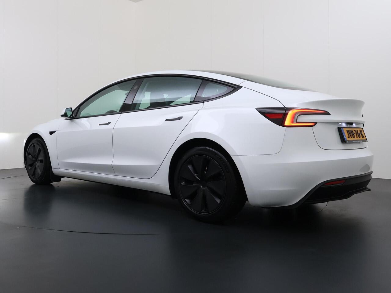 Tesla Model 3 Premium Long Range AWD 78 kWh VAN ¤42.900,- NU VOOR SLECHTS ¤39.440,- Uw LENTEVOORDEEL ¤3.460,- |ORGINELE AFN. TREKHAAK TESLA| AUTOPILOT| STOELVENTILATIE + VERWARMING| VOLLEDIGE TESLA GARANTIE T/M 01/2028 OF 80.000KM| DE HOOGVOLTACCU EN AANDRIJFLIJN TOT 2