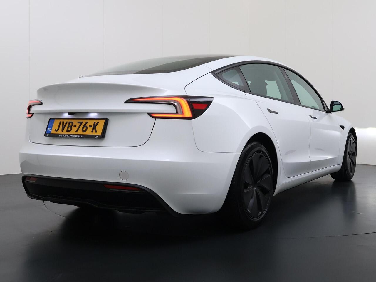 Tesla Model 3 Premium Long Range AWD 78 kWh VAN ¤42.900,- NU VOOR SLECHTS ¤39.440,- Uw LENTEVOORDEEL ¤3.460,- |ORGINELE AFN. TREKHAAK TESLA| AUTOPILOT| STOELVENTILATIE + VERWARMING| VOLLEDIGE TESLA GARANTIE T/M 01/2028 OF 80.000KM| DE HOOGVOLTACCU EN AANDRIJFLIJN TOT 2