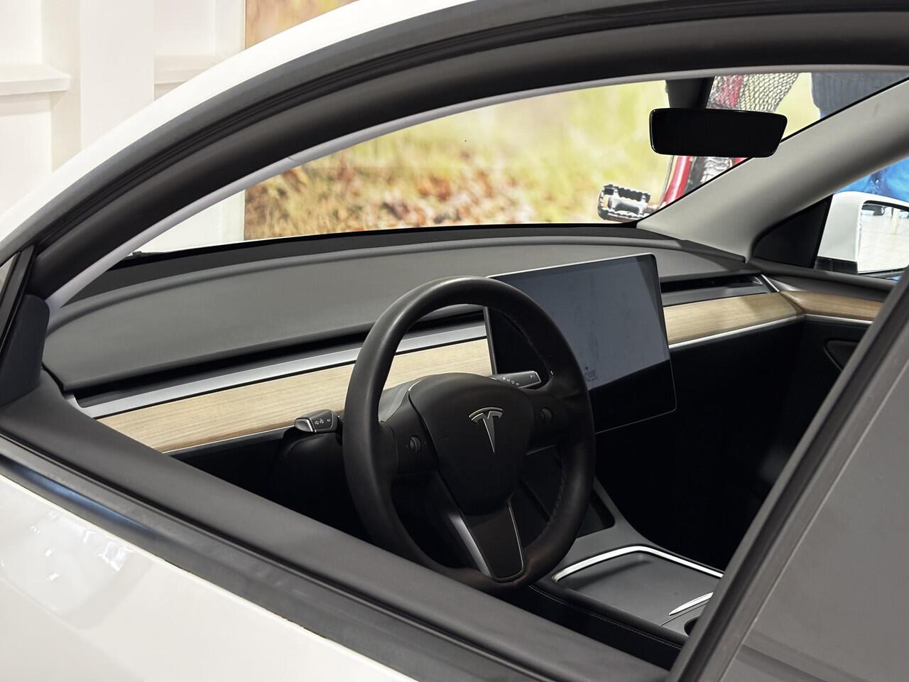 Tesla Model Y Long Range AWD 75 kWh 93% SOH | Autopilot | Hoge instap |