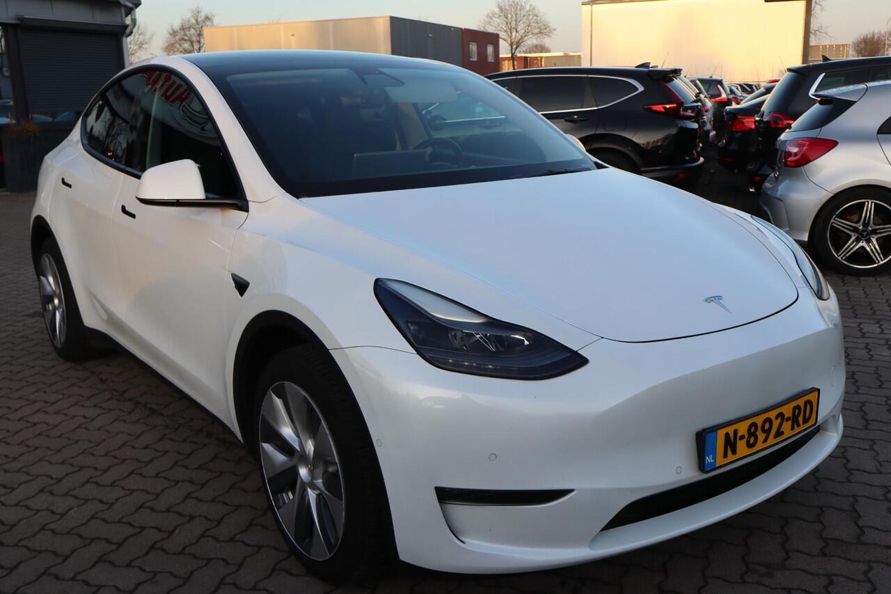 Tesla Model Y Long Range AWD 75 kWh SOH 89%, BTW Auto, Panoramadak, Autopilot computer 3.0, 360 Camera, Trekhaak, Warmtepomp, BTW Auto