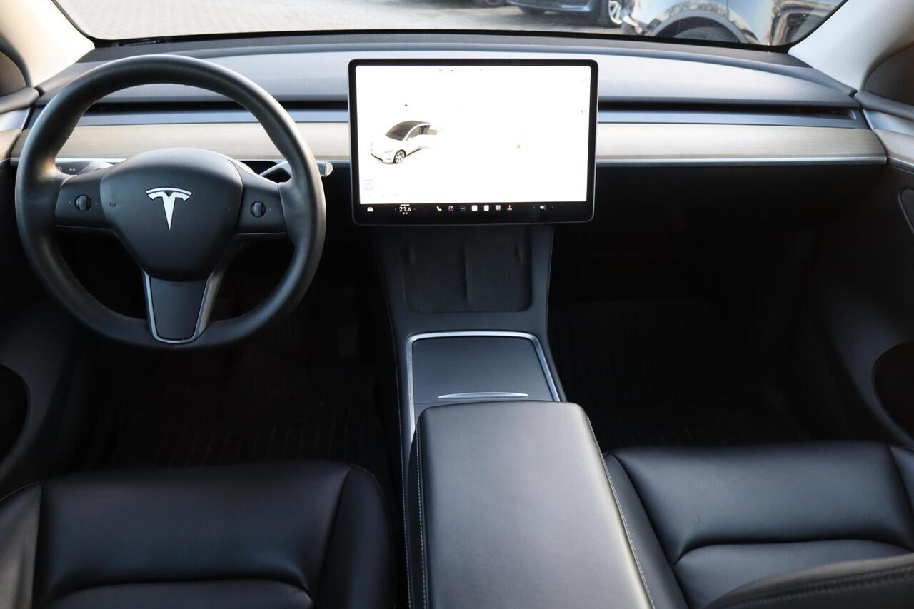 Tesla Model Y Long Range AWD 75 kWh SOH 89%, BTW Auto, Panoramadak, Autopilot computer 3.0, 360 Camera, Trekhaak, Warmtepomp, BTW Auto