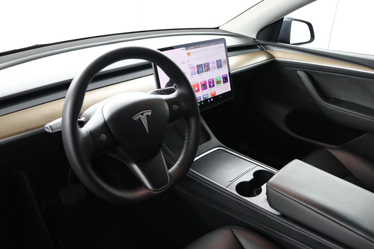 Tesla Model Y Long Range AWD 75 kWh |Enhanced Autopilot | Leder
