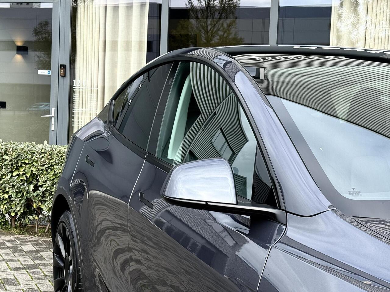 Tesla Model Y Long Range AWD Autopilot/ 20 inch/ Panodak