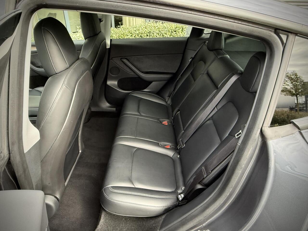 Tesla Model Y Long Range AWD Autopilot/ 20 inch/ Panodak