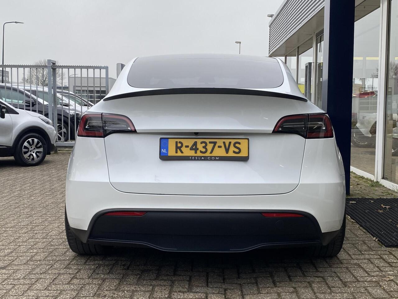 Tesla Model Y Performance AWD 75 kWh / Panodak / Stuurverwarming / Stoelverwarming V+A / Vol-Leder / Elektr.-Stoelen / Dodehoek-Detectie / Keyless / LED / Navi / 21'' LMV / ENZ.