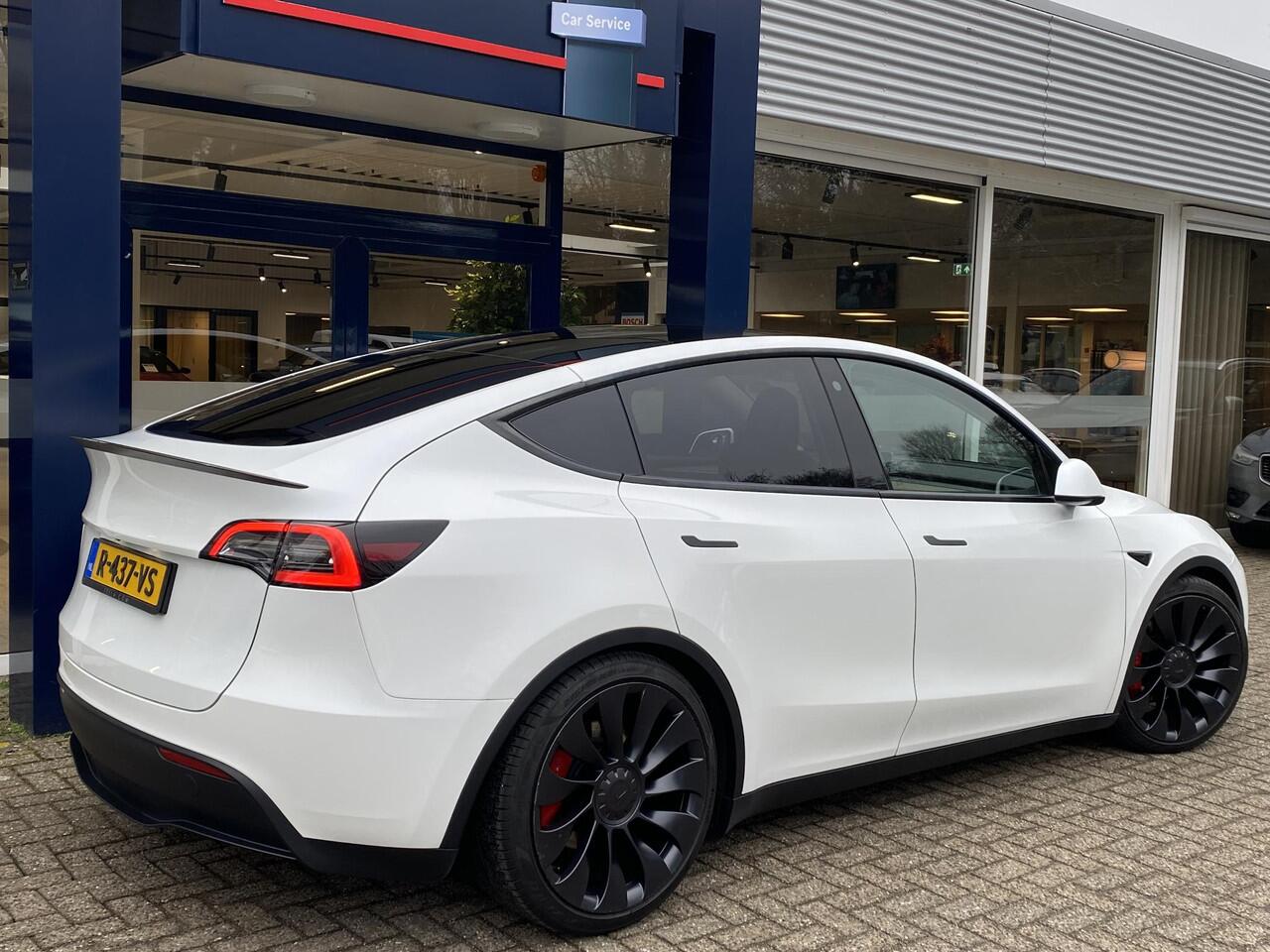 Tesla Model Y Performance AWD 75 kWh / Panodak / Stuurverwarming / Stoelverwarming V+A / Vol-Leder / Elektr.-Stoelen / Dodehoek-Detectie / Keyless / LED / Navi / 21'' LMV / ENZ.