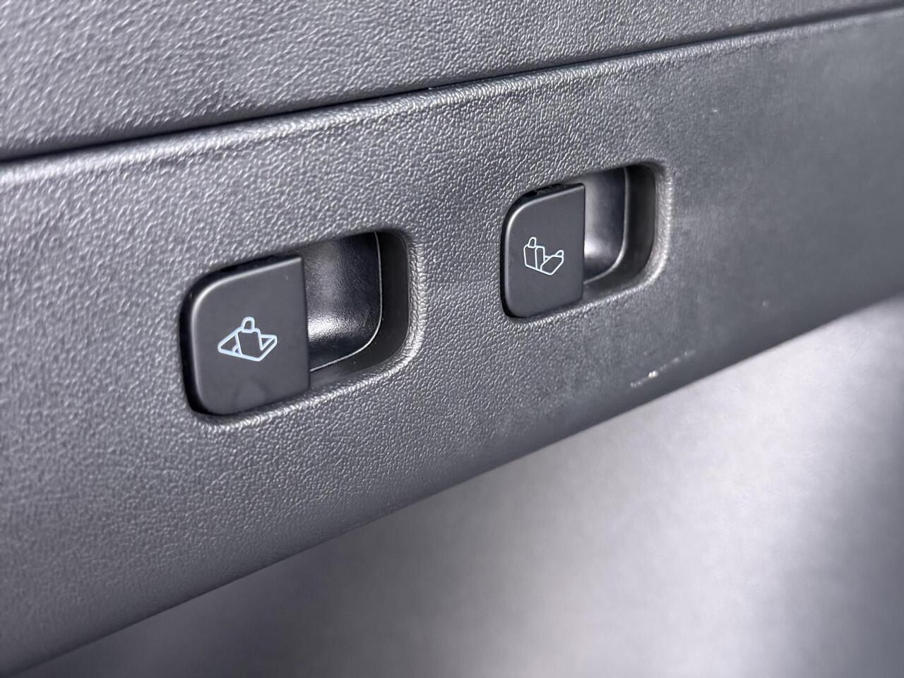 Tesla Model Y Long Range AWD 75 kWh VAN ¤37.900,- NU VOOR SLECHTS ¤34.440,- Uw LENTEVOORDEEL ¤3.460,- |SOH 96% | AUTOPILOT| TESLA GARANTIE OP DE HOOGVOLTACCU EN AANDRIJFLIJN TOT 2030 of 192.000KM | STOEL + STUURVERWARMING| ACHTERBANK VERWARMD