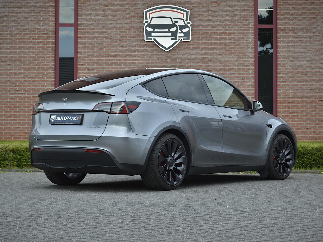 Tesla Model Y Performance AWD | Quicksilver