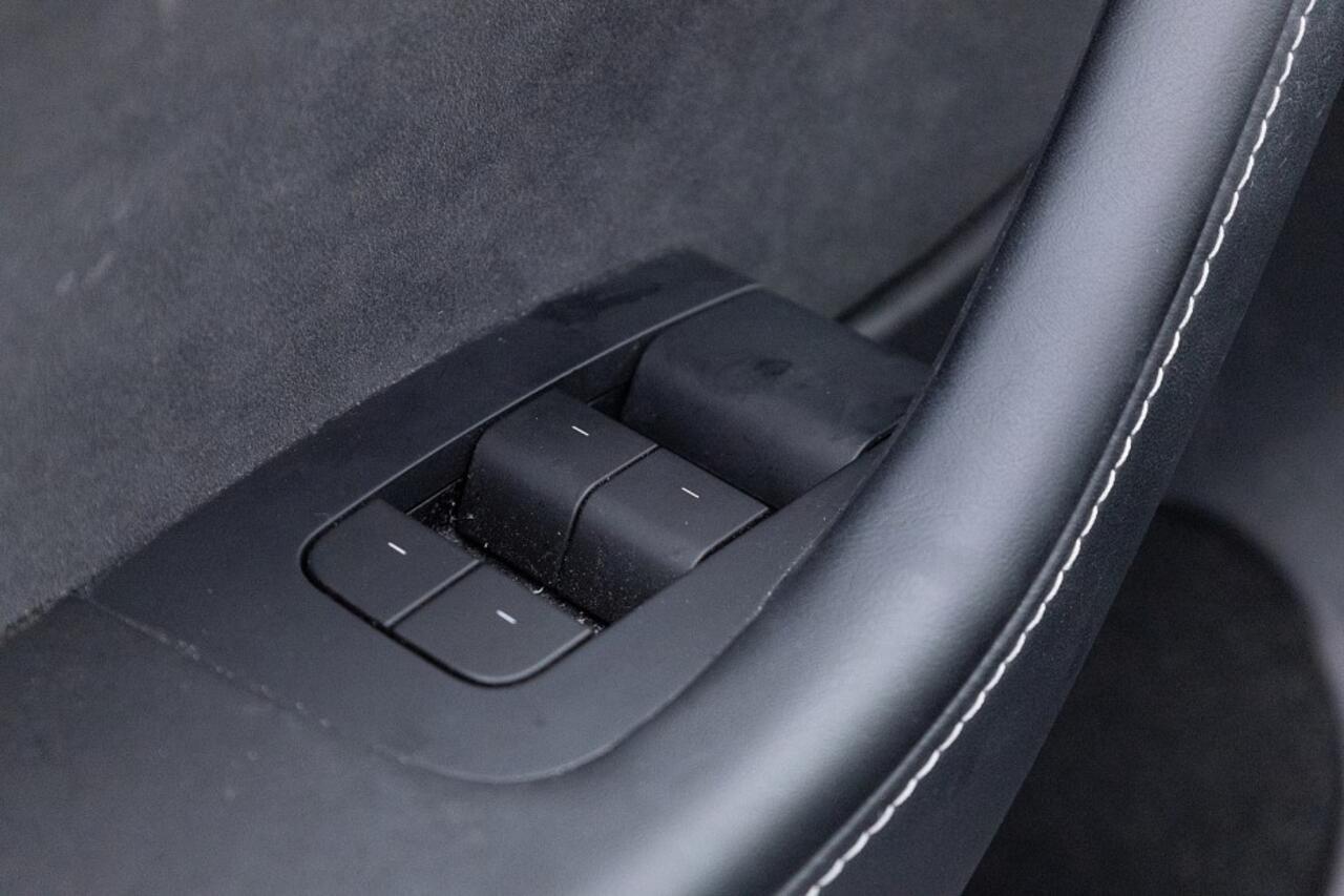 Tesla Model Y RWD 58 kWh | PANORAMADAK | LEDER ? 1e Eigenaar