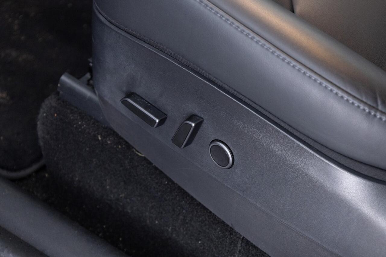 Tesla Model Y RWD 58 kWh | PANORAMADAK | LEDER ? 1e Eigenaar