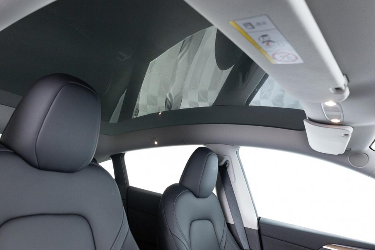 Tesla Model Y RWD 58 kWh | PANORAMADAK | LEDER ? 1e Eigenaar