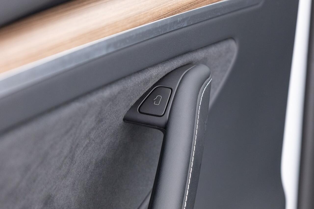 Tesla Model Y Long Range AWD 75 kWh | LEDER | PANORAMADAK