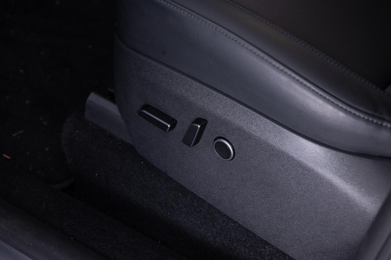 Tesla Model Y RWD 58 kWh ? 1e Eigenaar