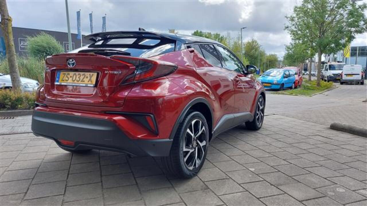 Toyota 1.8 Hybrid CH-R STYLE Automaat