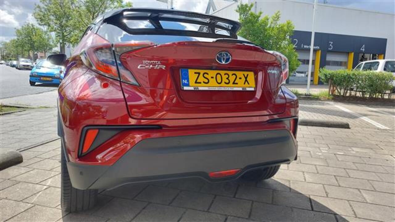 Toyota 1.8 Hybrid CH-R STYLE Automaat