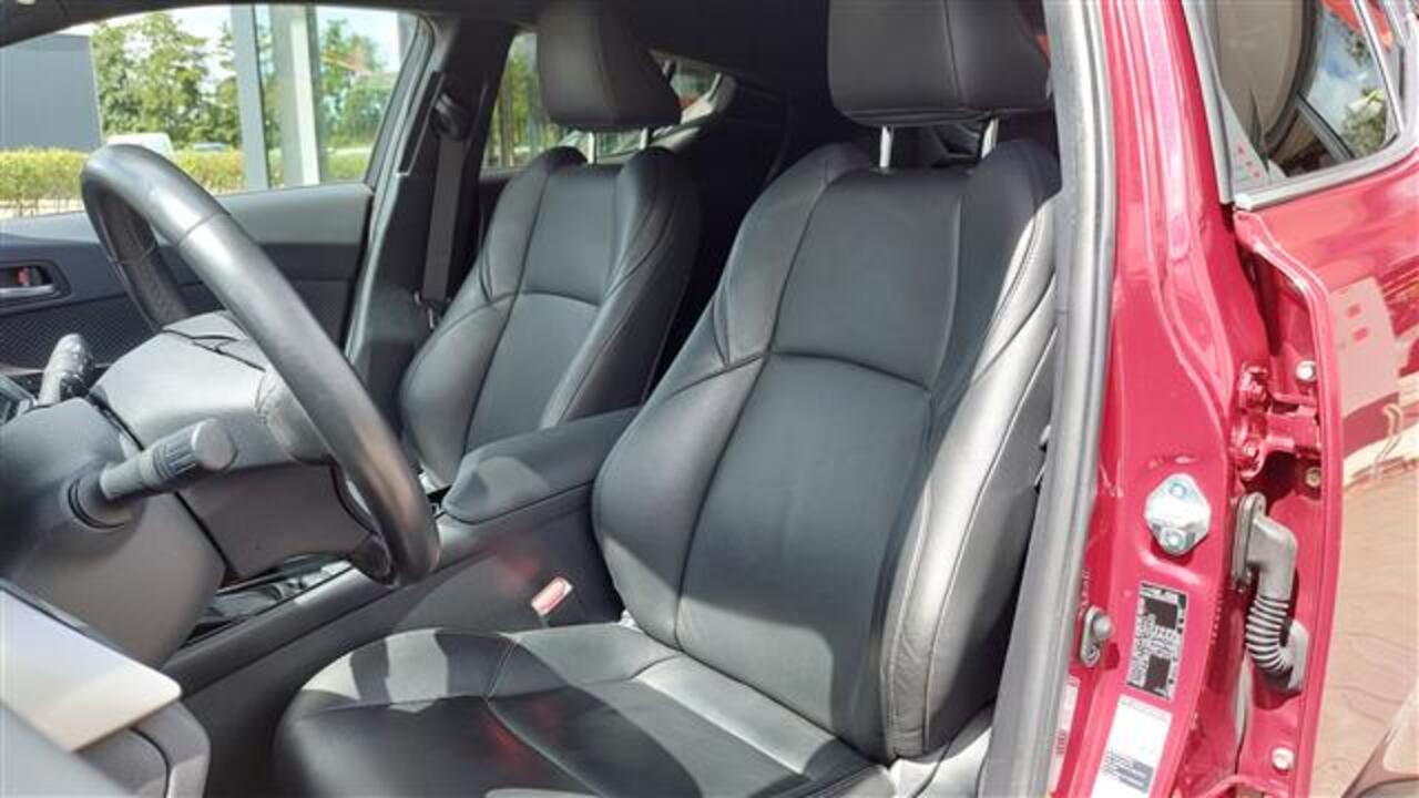 Toyota 1.8 Hybrid CH-R STYLE Automaat