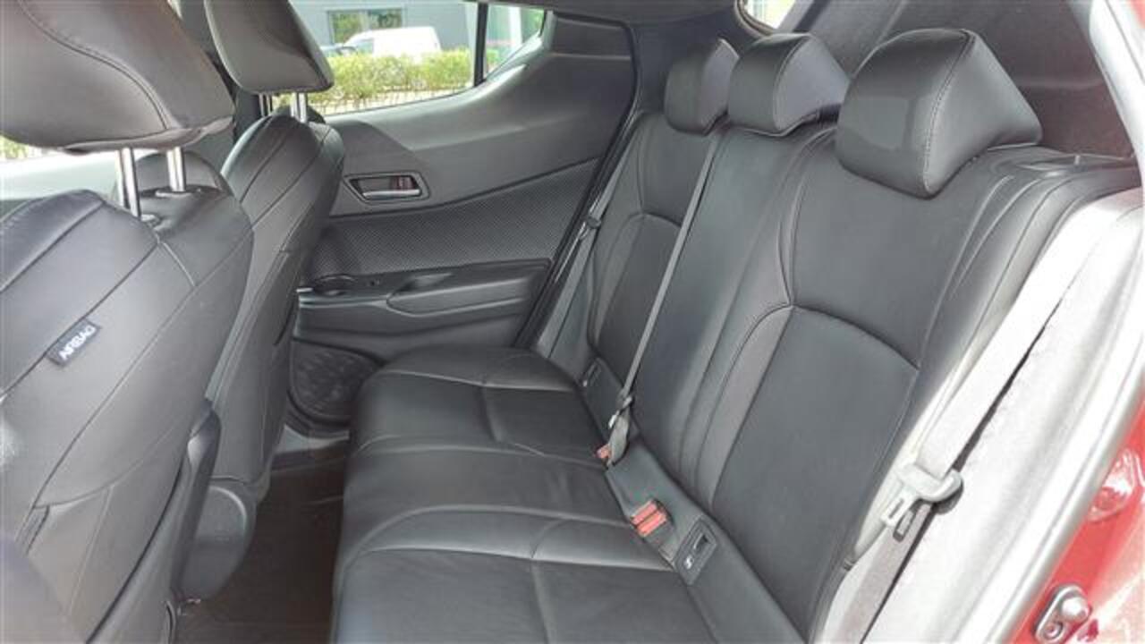 Toyota 1.8 Hybrid CH-R STYLE Automaat