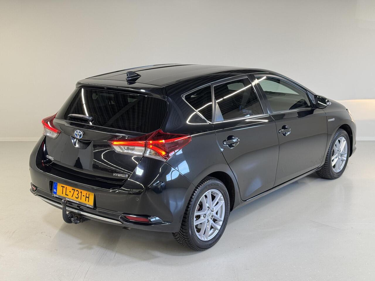 Toyota AURIS 1.8 Hybrid Energy Plus | Trekhaak | Camera | Licht/regen sensor | Bluetooth | Navi |