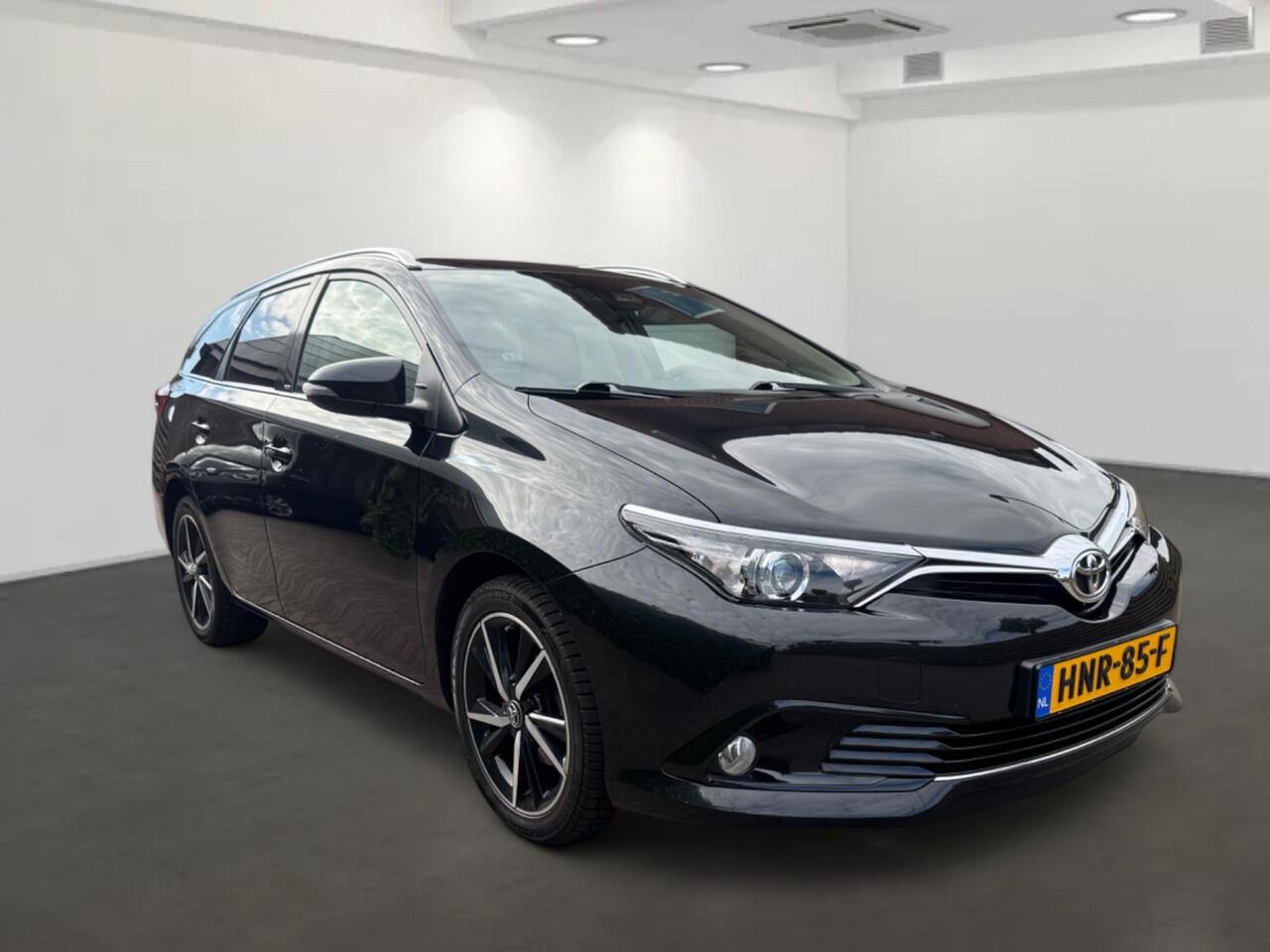 Toyota AURIS Touring Sports 1.2T Black Edition CarPlay Cruise Camera Stoelverwarming