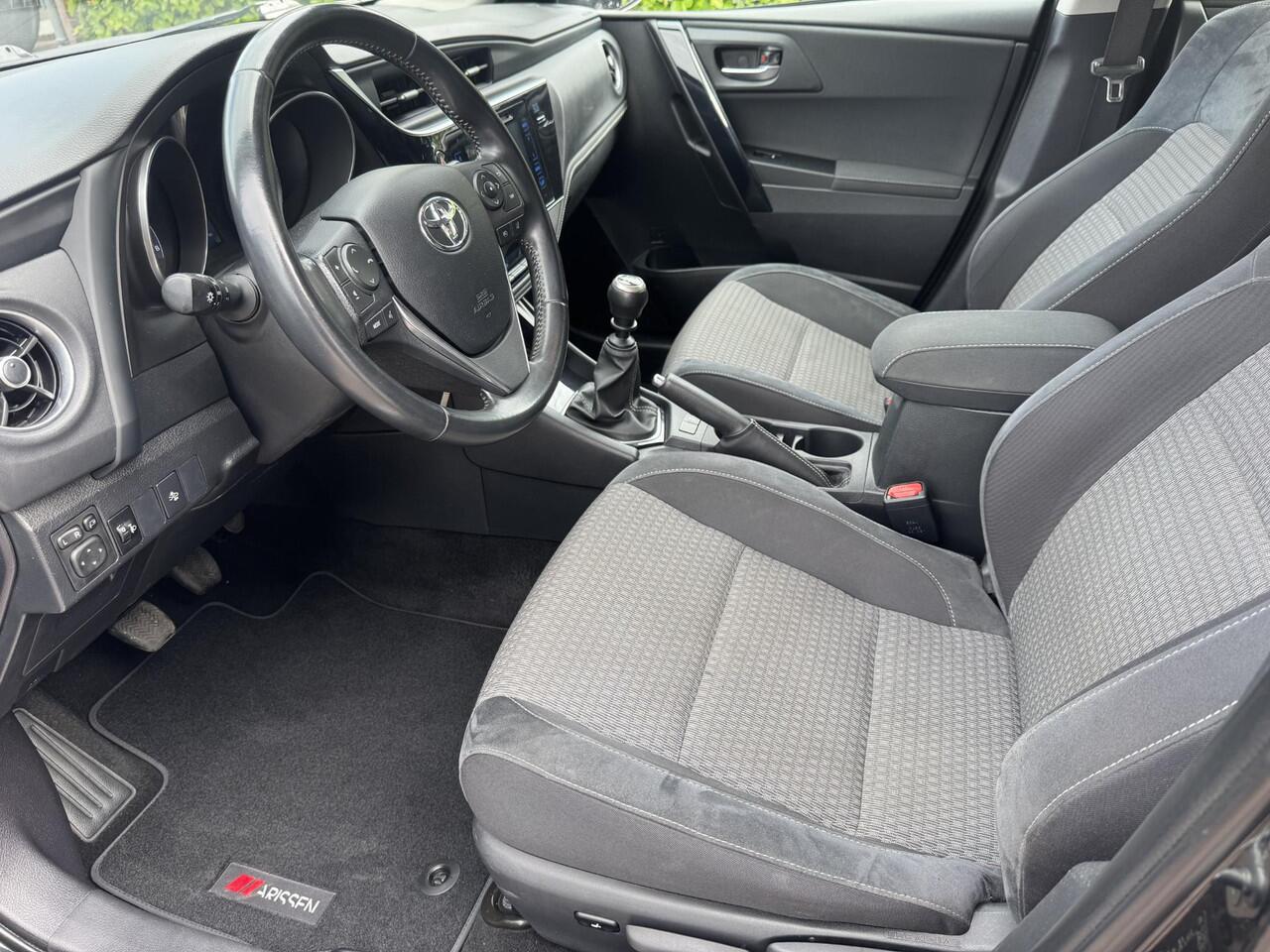 Toyota AURIS Touring Sports 1.2T Black Edition CarPlay Cruise Camera Stoelverwarming