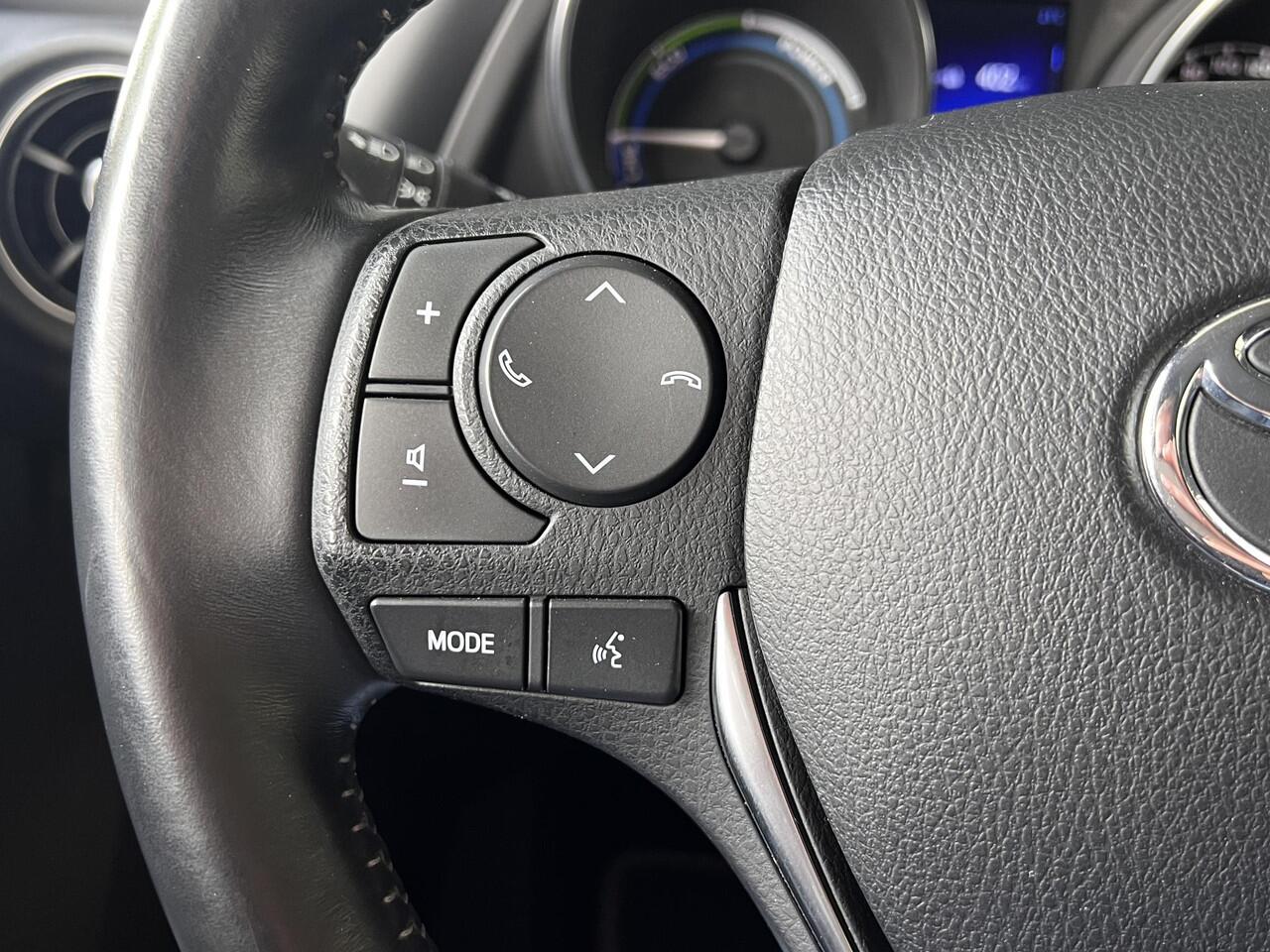 Toyota AURIS 1.8 Hybrid Team D | 17" LMV | ALL-Season | Navi | Camera | Stoelverw. | BT | All-in rijklaarprijs