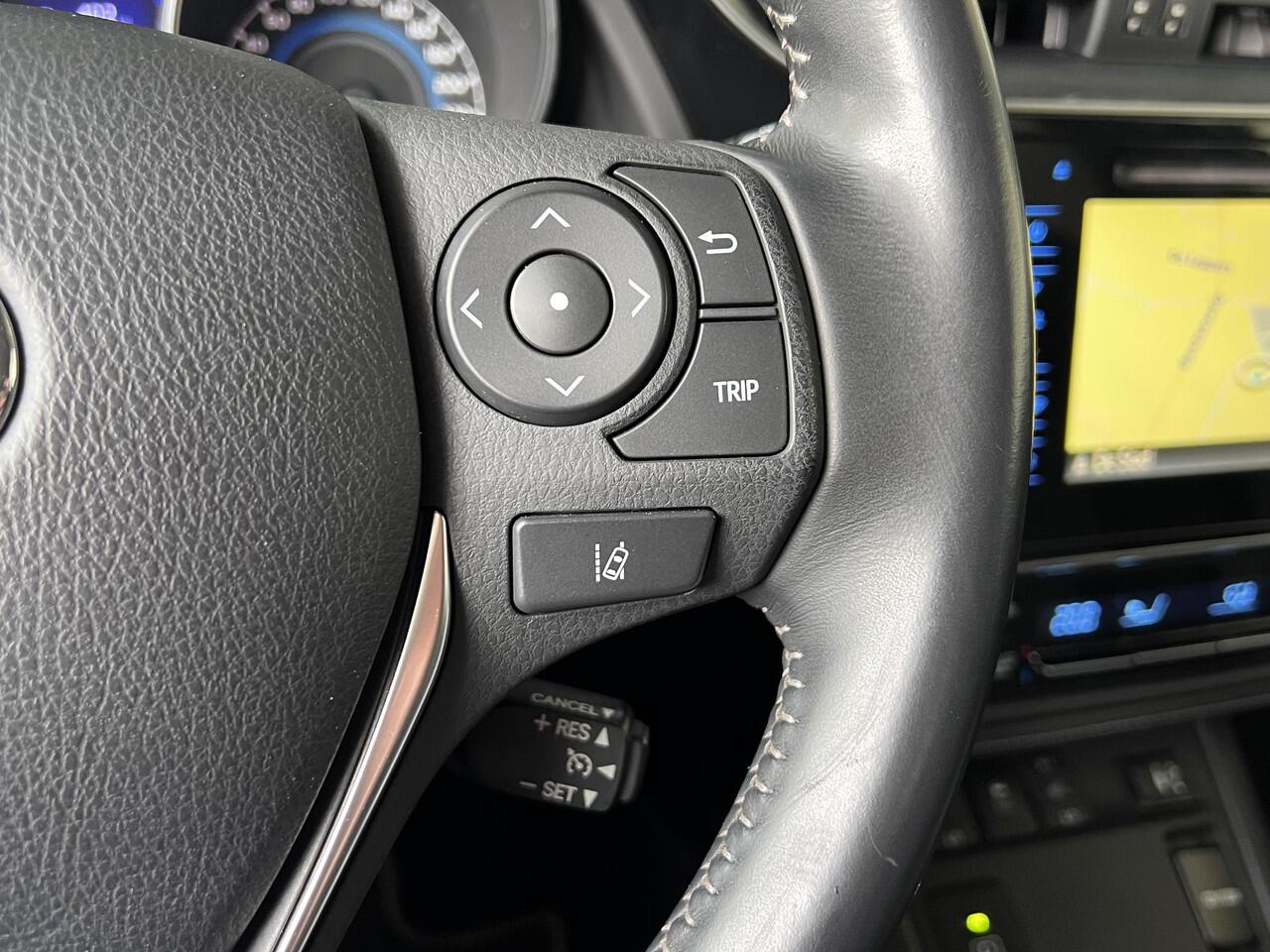 Toyota AURIS 1.8 Hybrid Team D | 17" LMV | ALL-Season | Navi | Camera | Stoelverw. | BT | All-in rijklaarprijs