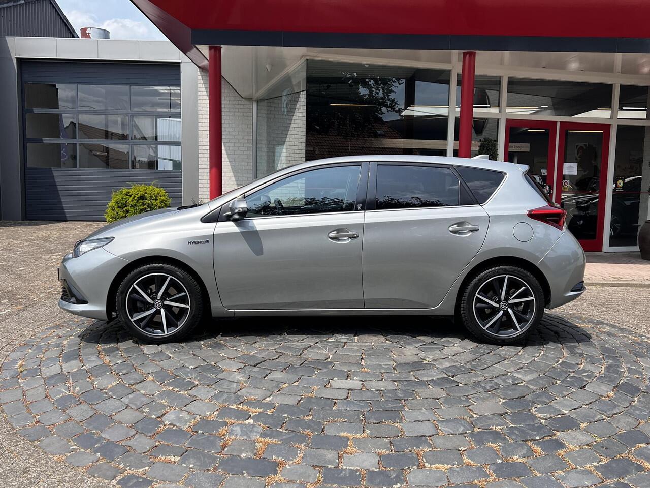 Toyota AURIS 1.8 Hybrid Team D | 17" LMV | ALL-Season | Navi | Camera | Stoelverw. | BT | All-in rijklaarprijs