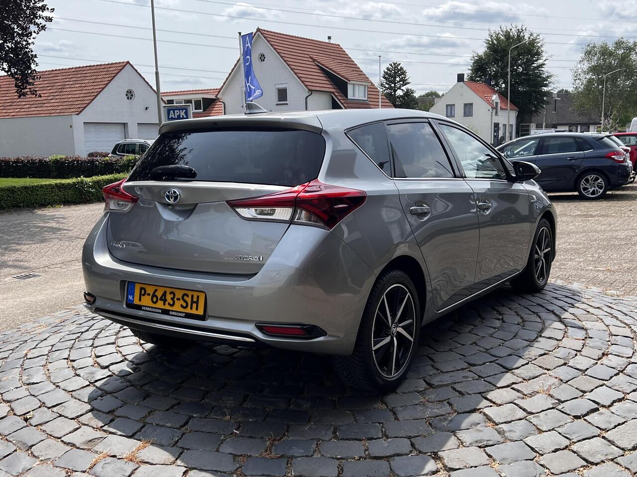 Toyota AURIS 1.8 Hybrid Team D | 17" LMV | ALL-Season | Navi | Camera | Stoelverw. | BT | All-in rijklaarprijs